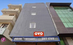 Hôtel Oyo Flagship 80461 R K Residency Near Akshardham à New Delhi Exterior photo
