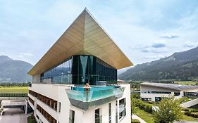 Tauern Spa Hotel & Therme Kaprun Exterior photo