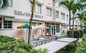 Auberge de jeunesse Beds N' Drinks à Miami Beach Exterior photo