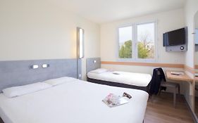 Hotel ibis budget Aubagne Paluds Agora Exterior photo