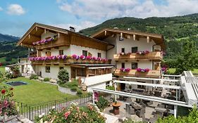 Hotel Landhaus Alpenherz à Aschau Im Zillertal Exterior photo