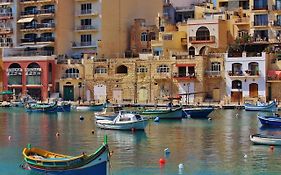 Bookarest Hostel Malta San Ġiljan Exterior photo