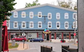 Smugglers Cove Inn Lunenburg Exterior photo