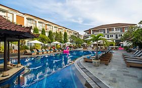 Kuta Beach Club Hotel Exterior photo