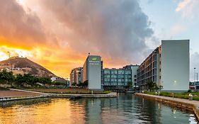 Aha Harbour Bridge Hotel & Suites Le Cap Exterior photo