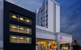 Hotel Grand Mercure Vadodara Surya Palace Exterior photo