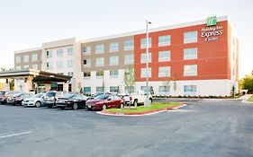 Holiday Inn Express&Suites Russellville Exterior photo