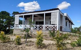 La Maison D'Hote De La Foret Retrouvee Mahajanga Exterior photo