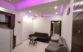 Appartement New & Elegant 1Br Flat For Families,Tourists,4K Netflix,Wifi,E11 Markaz à Islamabad Exterior photo