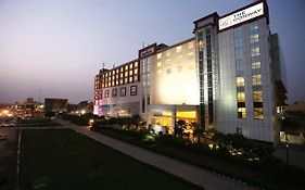 Hotel The Conway à Meerut Exterior photo