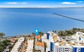 Hotel Santalina On Hervey Bay Exterior photo