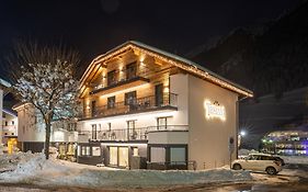 Bed and Breakfast Alpenresidenz Trisanna à Ischgl Exterior photo