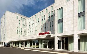 Hotel Hampton By Hilton London Stansted Airport à Stansted Mountfitchet Exterior photo