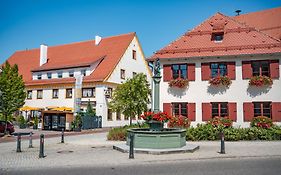 Hotel Gasthof Engel à Oberguenzburg Exterior photo