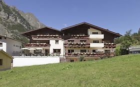 Hotel Garni Rifflsee Sankt Leonhard im Pitztal Exterior photo