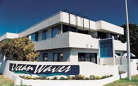 Ocean Waves Beachfront Motel Mount Maunganui Exterior photo