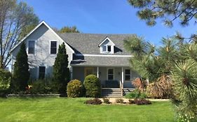 Green Leaves - Family Getaway In Pec Bloomfield Exterior photo