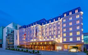 Hotel Sheraton Grand Salzbourg Exterior photo