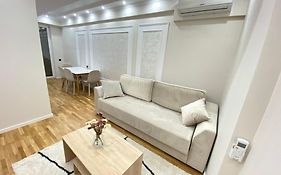 White And Cozy Full Apartment In Centre, Chişinău Exterior photo