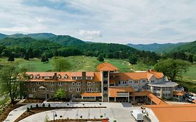 Waynesville Inn And Golf Club, Tapestry Collection By Hilton Exterior photo