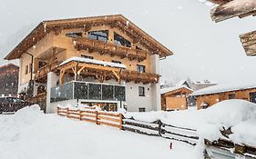 Hotel Haus Becken à Sankt Jakob in Defereggen Exterior photo