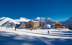 Hotel Burgwald - Ski In & Ski Out Lech Exterior photo