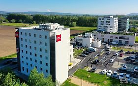 Hotel Ibis Bourgoin Jallieu Medipole Exterior photo