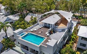 Sarayi Boutique Hotel Palm Cove Exterior photo