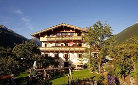 Hotel Fleckhof à Neustift im Stubaital Exterior photo