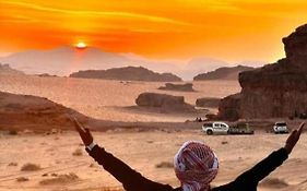 Moon City With Jeep Trips Wadi Rum Exterior photo