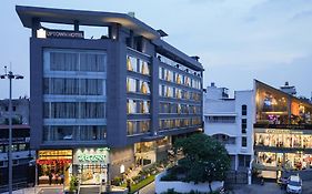 Uptown Hotel Nagpur Exterior photo