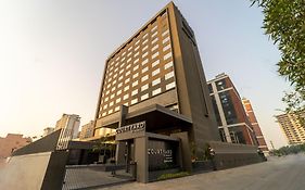 Hotel Courtyard By Marriott Vadodara Exterior photo