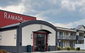 Motel Ramada By Wyndham Harrisonburg Exterior photo