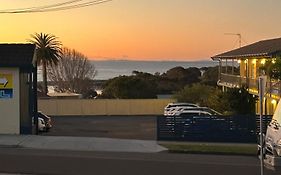 Holiday Lodge Motor Inn Narooma Exterior photo