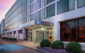 Hotel Hilton London Gatwick Airport à Horley Exterior photo