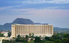 Hôtel Transcorp Hilton Abuja Exterior photo