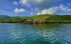 Hotel Floating Paradise à Îles Îles Karimunjawa Exterior photo