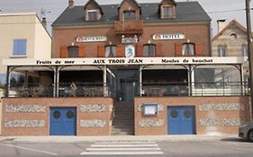 Hotel Aux Trois Jean à Le Crotoy Exterior photo