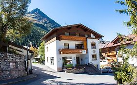 Hotel Fruehstueckspension & Ferienhaus Faednerspitze à Galtür Exterior photo