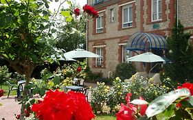 Hotel Les Camelias à Bagnoles de l'Orne Normandie Exterior photo