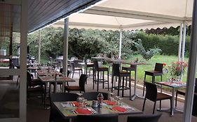 Logis Hotel Lons-le-Saunier - Restaurant Le Grill Restaurant photo