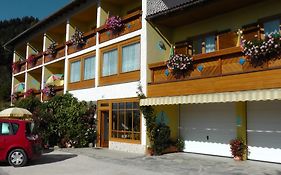 Hotel Pension Zum Muehlrad à Millstatt Exterior photo