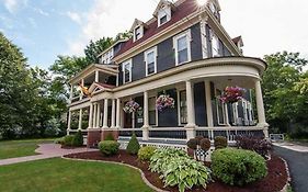 Carriage House Inn Frédéricton Exterior photo