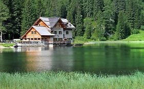 Bed and Breakfast Rifugio Lago Nambino à Madonna Exterior photo