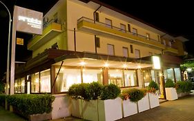 Albergo Ristorante Protti Cattolica Exterior photo