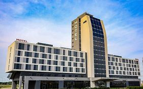 Hotel Pannonia Tower à Parndorf Exterior photo