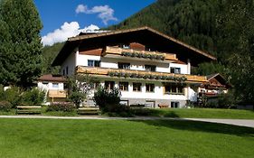 Hotel Ferienhaus Alpina à Kals-am Großglockner Exterior photo