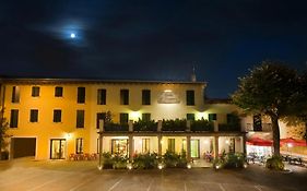 Hotel Locanda Avanguardia à Solférino Exterior photo