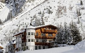 Hotel Almhof-Reithof Pitztal à Sankt Leonhard im Pitztal Exterior photo