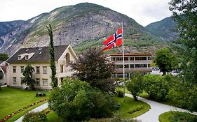 Lindstrom Hotel Lærdalsøyri Exterior photo